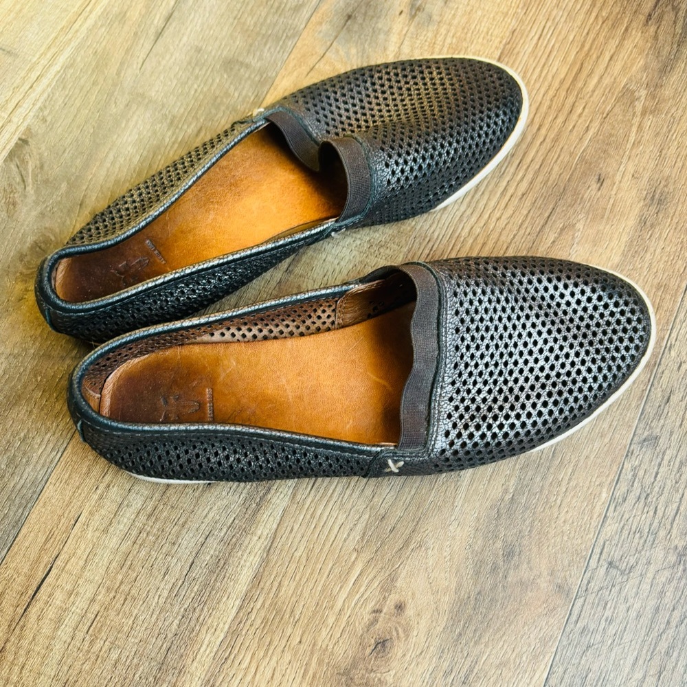 Frye Melanie Perforated Gunmetal Pewter Leather Slip-On Sneakers Size 6M